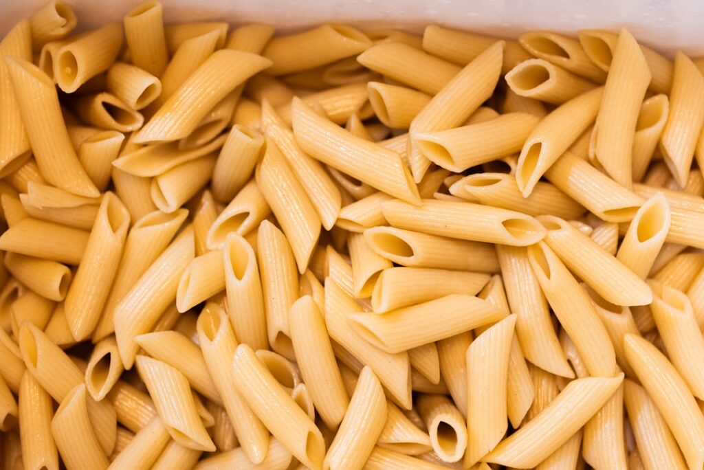 découvrez la nutrition des pâtes pour chiens : un guide complet sur les ingrédients, les bienfaits et comment intégrer les pâtes dans l'alimentation de votre chien pour une meilleure santé.