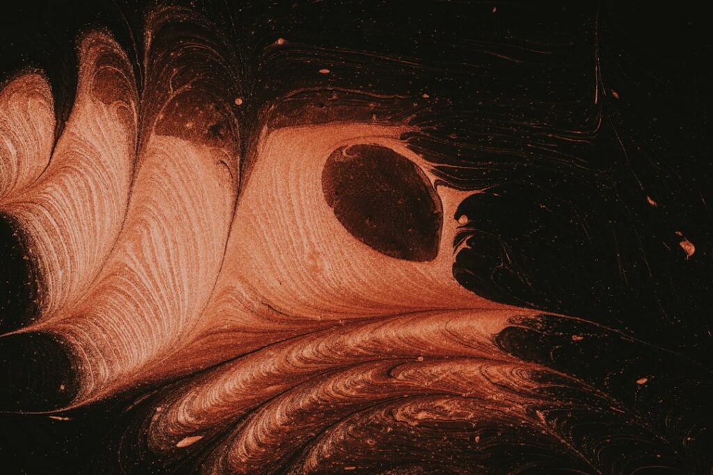 la torsion gastrique est une urgence vétérinaire grave qui affecte principalement les chiens, provoquant une rotation de l'estomac et nécessitant une intervention rapide pour éviter des complications mortelles.